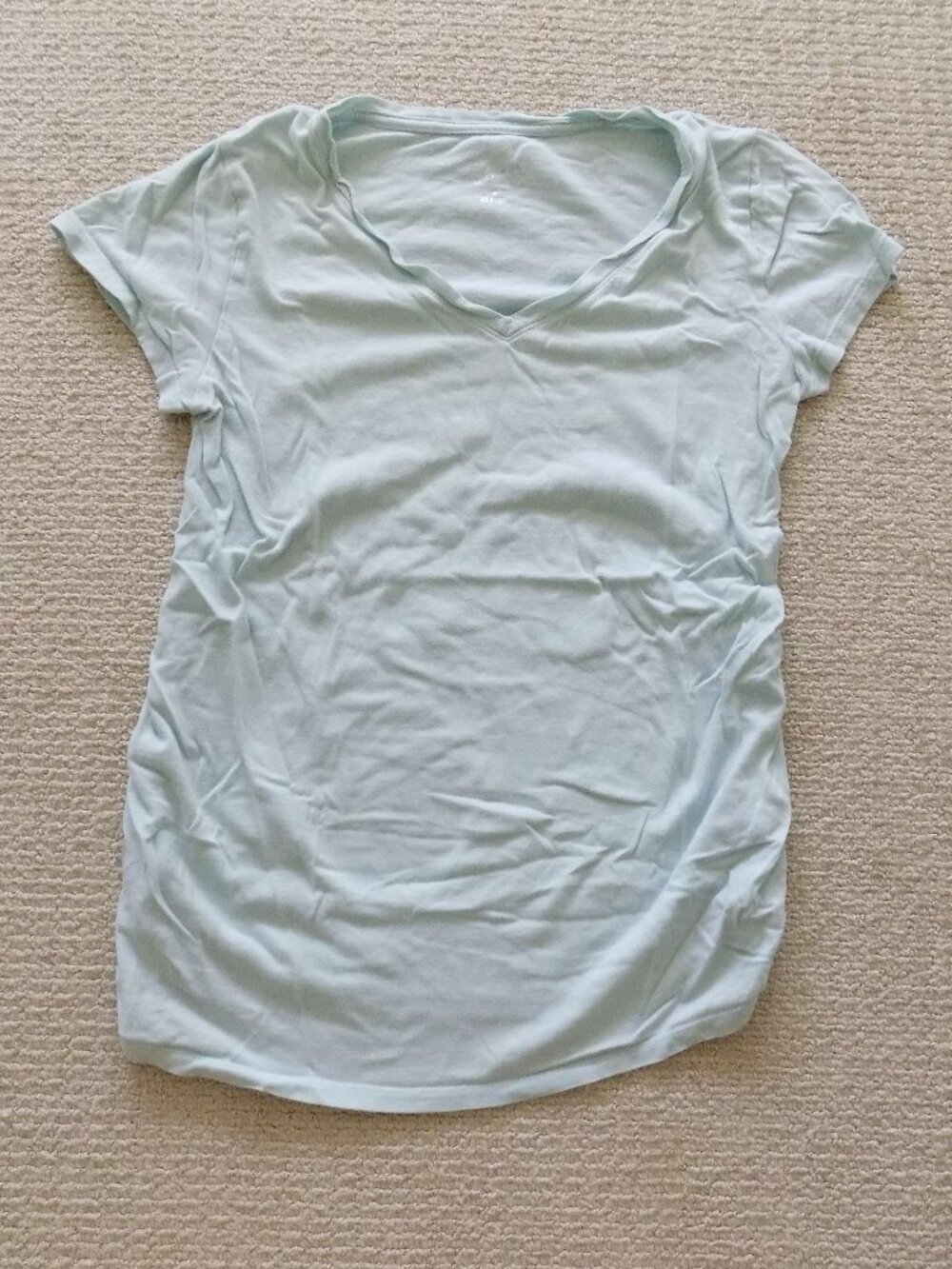 WOMENS MATERNITY INGRID & ISABEL BY TARGET SZ SMALL V NECK LIGHT BLUE TEE SHIRT
